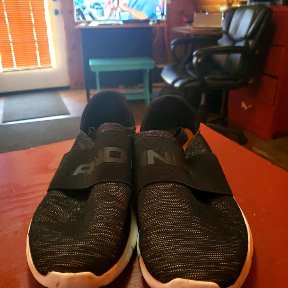AND 1 size 9 slip on sneakers